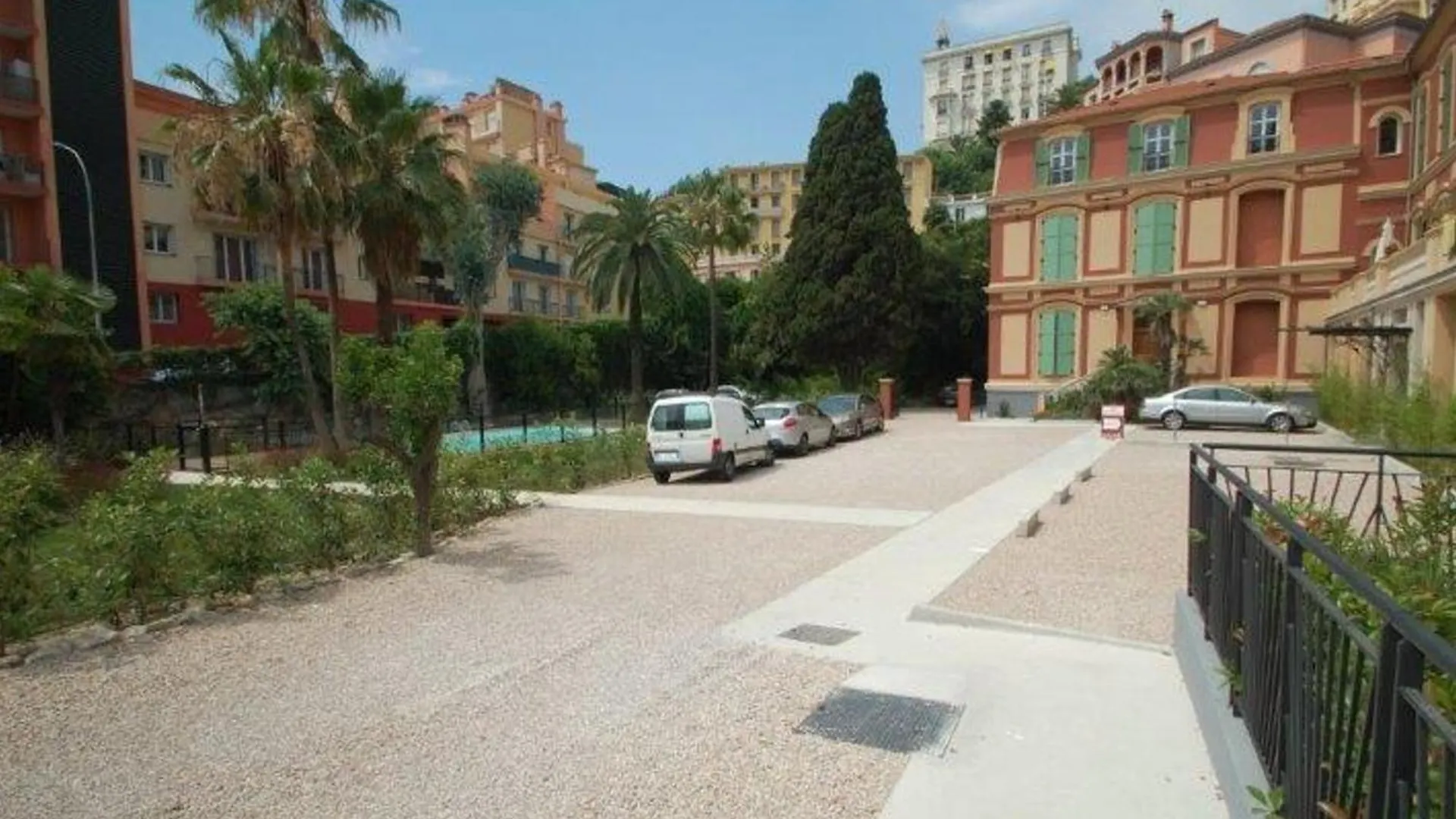 Charmant 2P Central, Terrasse, Parking, Piscine - Menton - Fr-1-196-363 Apartment